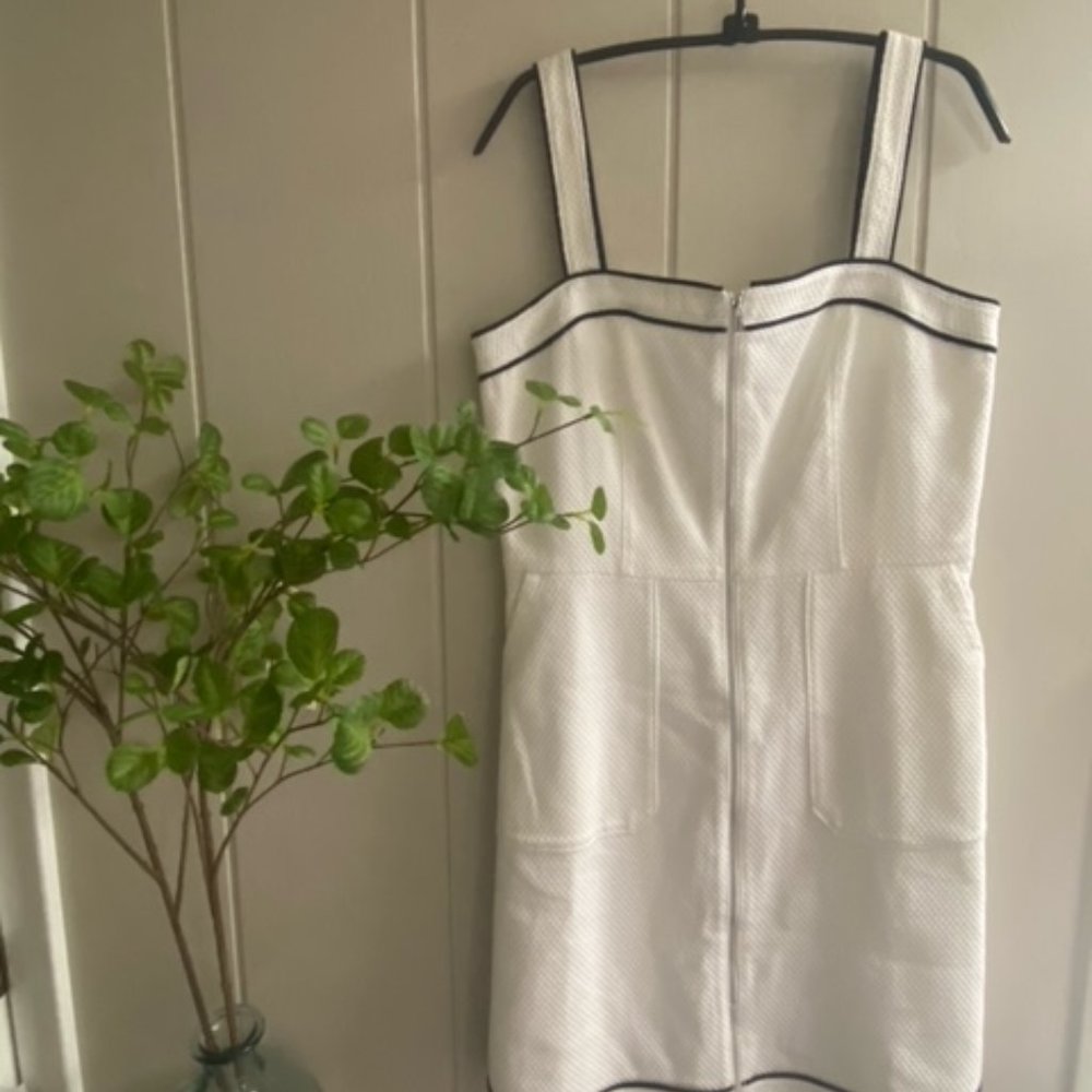 Ann Taylor White Tipped Zip-A-Line Dress Size 8 - NWT Retails for $139 - Pockets
